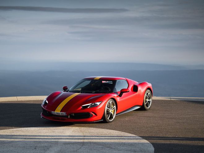 Ferrari 296 GTB Tailor Made Rosso Corsa Giallo de 2023