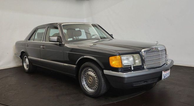 Mercedes 300 SE Noir de 1989