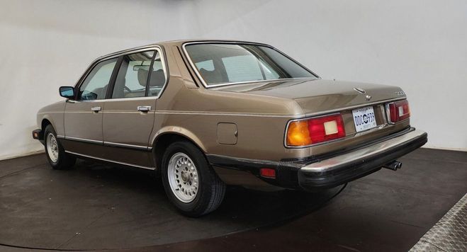 BMW Serie 7 733 Marron de 1984