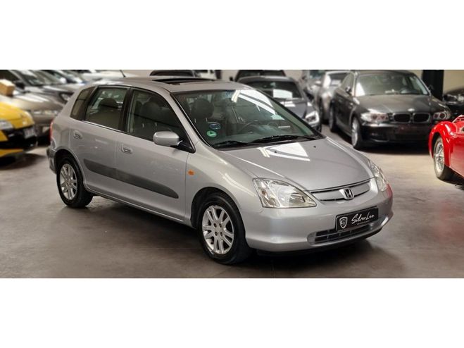 Honda Civic 1.6 110 BVA ES / 1ER MAIN / HISTORIQUE D Gris clair de 2001