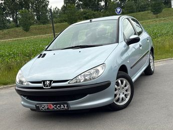  Voir détails -Peugeot 206 1.4 ESS 75CH URBAN 5 PORTES * CLIM * GAR à  La Chapelle-d'Armentires (59)