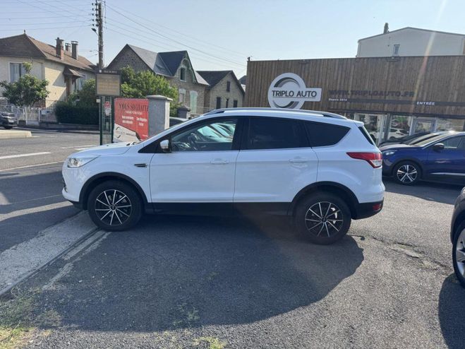 Ford Kuga 2.0 TDCi - 150 4x2 Trend clim   attelage BLANC de 2016