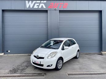  Voir détails -Toyota Yaris II 69 VVT-i Les Bleus 3p à Bral-sous-Montfort (35)
