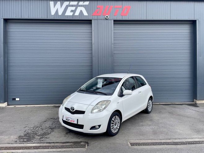 Toyota Yaris II 69 VVT-i Les Bleus 3p BLANC de 2011