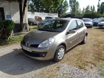  Voir détails -Renault Clio 1.5 DCI 70CH AUTHENTIQUE 5P à Aucamville (31)