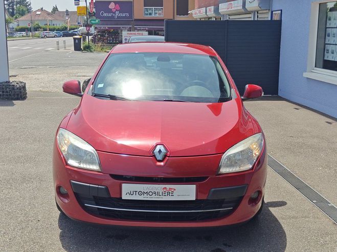 Renault Megane 1.9 dCi FAP eco2 130 cv Rouge de 2011