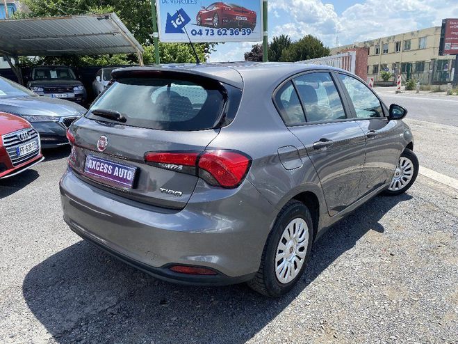Fiat Tipo 5 PORTES 1.3 MultiJet 95 ch Start/Stop Gris de 2017