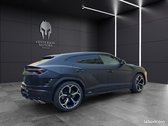 Lamborghini Urus S 4.0 V8 666cv Noir de 2024