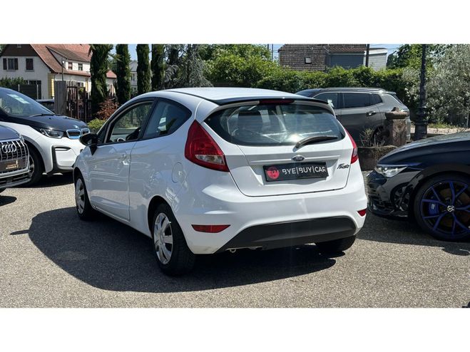Ford Fiesta 1.25i - 82 2008 BERLINE Ambiente PHASE 1 BLANC de 2011