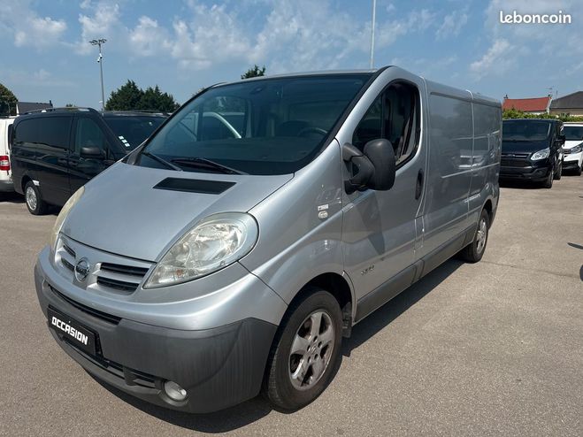 Nissan Primastar 2.0 DCI 115cv L2H1 Rallong Cuir-Clim-Ra Gris de 2009