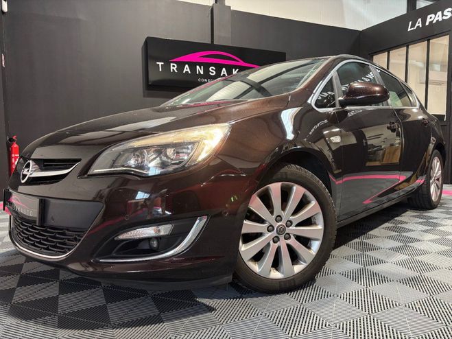 Opel Astra 1.4 Turbo 120 ch Start/Stop Cosmo Marron de 2014