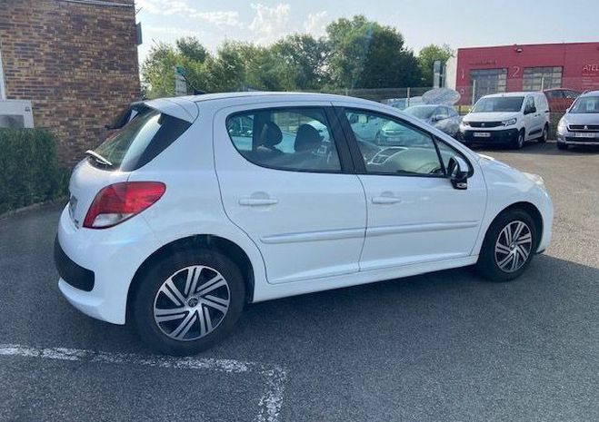 Peugeot 207   HDI 99 G 1.6 L HDI 90 cv  de 2010