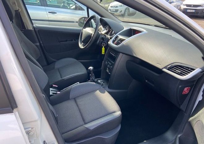 Peugeot 207   HDI 99 G 1.6 L HDI 90 cv  de 2010