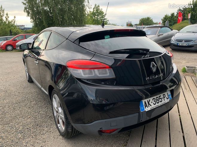 Renault Megane iii coupe 1.9 dci 130ch dynamic 3p Noir de 2010