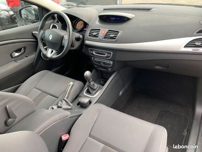 Renault Megane iii coupe 1.9 dci 130ch dynamic 3p Noir de 2010
