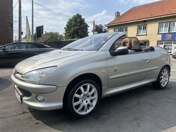  Voir détails -Peugeot 206 1.6i 16v Roland Garros avec carnet à Saint-Ghislain (73)