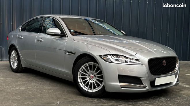 Jaguar XF 2.0D 163ch E-Performance Prestige BVA GA Gris de 2018