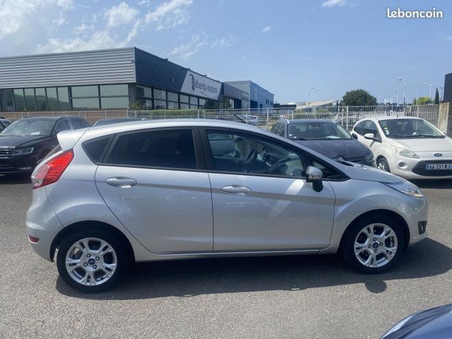 Ford Fiesta 1.5 TDCI 75CH STOP&START EDITION 5P Gris de 2017