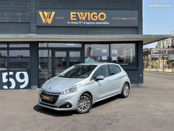  Voir détails -Peugeot 208 Finition ALLURE 1.2 82CH APPLE CARPLAY D à Valence (26)