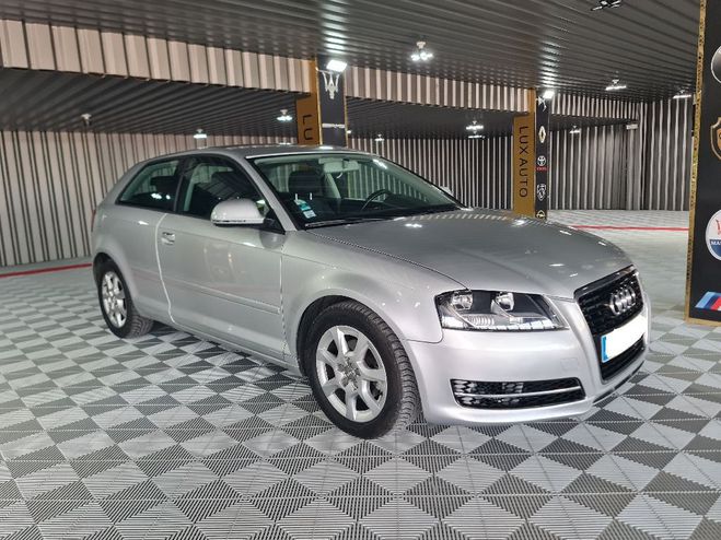 Audi A3 1.6 TDI 105 CV PACK Ambiente * REPRISE P Gris Clair de 2011
