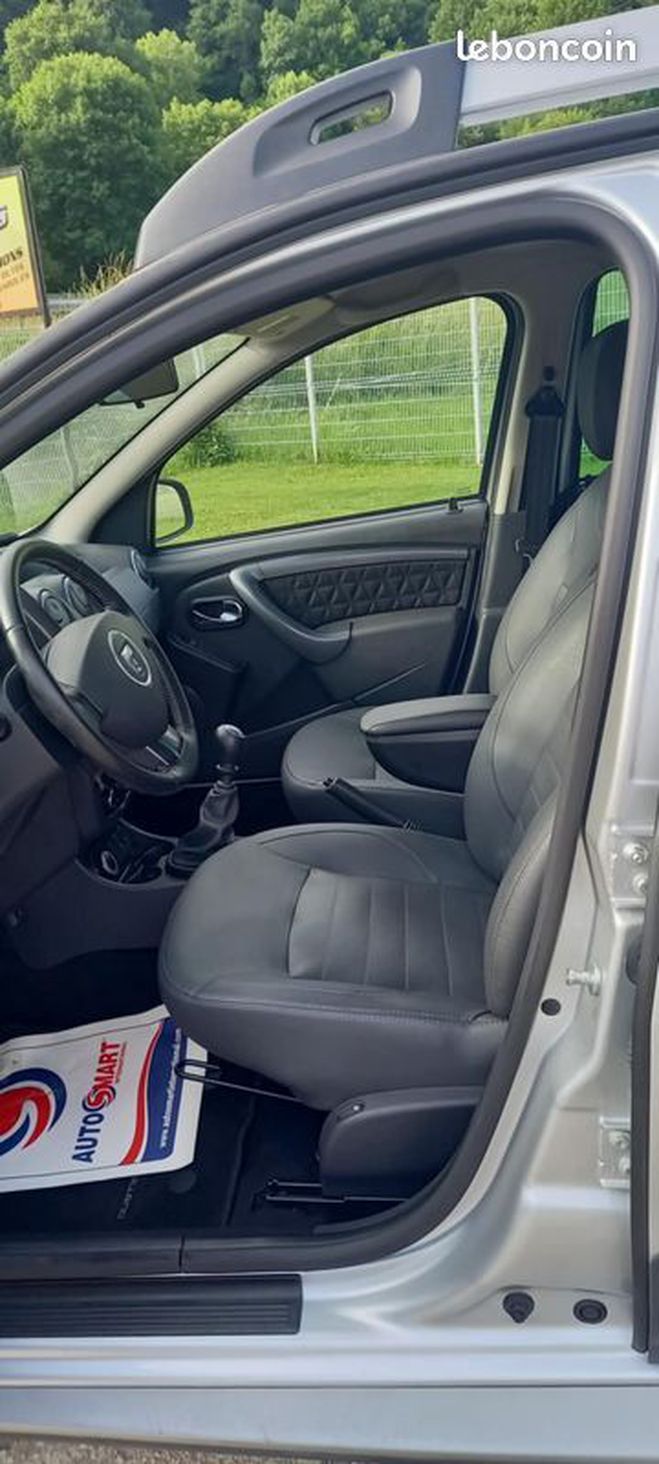 Dacia Duster 4X4 110 CV 1ere MAIN (belex auto A YOLET Gris de 2014