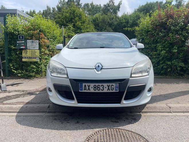 Renault Megane III DYNAMIQUE 1.5 DCI - 110CV Blanc Laqu de 2010