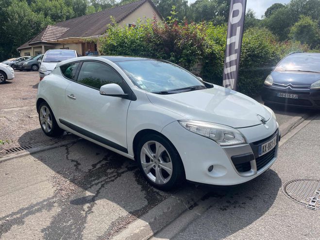 Renault Megane III DYNAMIQUE 1.5 DCI - 110CV Blanc Laqu de 2010