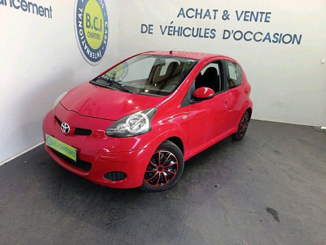 Toyota Aygo 1.0 VVT-I 68CH CONFORT 5P Rouge de 2011