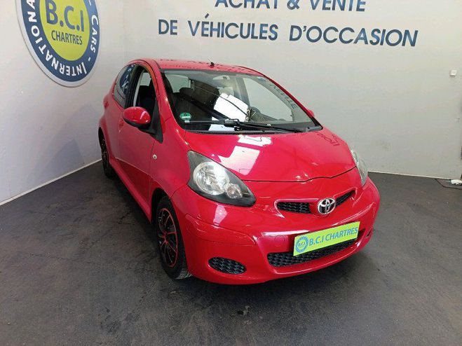 Toyota Aygo 1.0 VVT-I 68CH CONFORT 5P Rouge de 2011