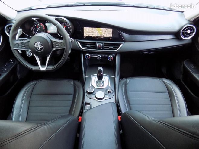 Alfa romeo Giulia 2.2 JTDM 150 super AT8 BVA Blanc de 2017