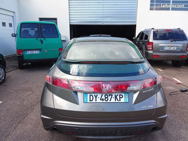 Honda Civic Belle 2.2cdti pack 2006 tbe reprise Gris de 2005