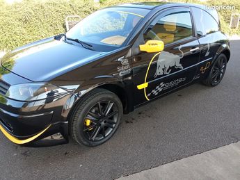  Voir détails -Renault Megane 1.6 16v kit rs 2004 moteur refait tbe ct à Marly (57)