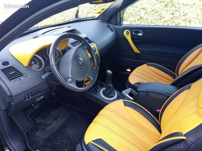 Renault Megane 1.6 16v kit rs 2004 moteur refait tbe ct Noir de 2004
