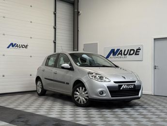  Voir détails -Renault Clio 1.2 16V 75 CH Authentique à Chaponost (69)
