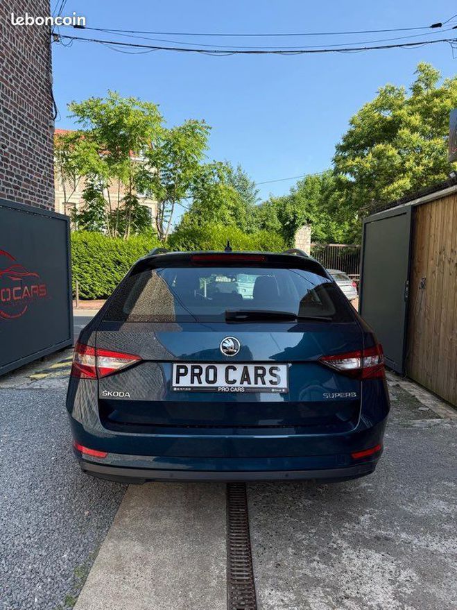 Skoda Superb  Bleu de 2016