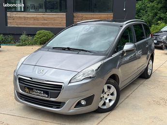  Voir détails -Peugeot 5008 Style Phase II 1.6 e-Hdi 120Cv 7 Places- à Saint-tienne (42)