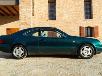 Voir détails -Mercedes 200  à Saint-Marcel-de-Flines (42)