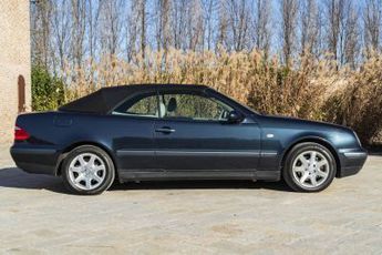  Voir détails -Mercedes 230  à Saint-Marcel-de-Flines (42)