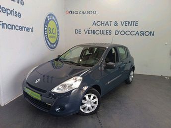  Voir détails -Renault Clio III 1.2 16V 75CH EXPRESS CLIM 5P à Nogent-le-Phaye (28)
