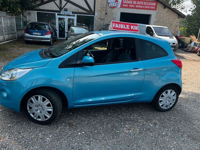 Ford KA 1.2i 70 cv en bon tat Faible KM Bleu de 2016