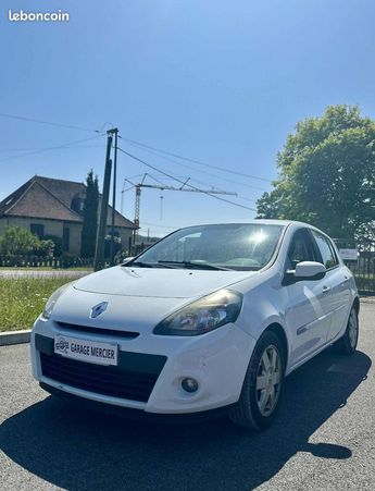  Voir détails -Renault Clio III 1.5 DCI 90ch BUSINESS à Saint-Pantalon-de-Larche (19)