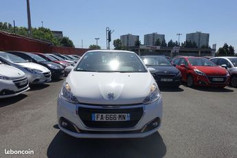  Voir détails -Peugeot 208 AFFAIRE 1.2 PURETECH 82CH S&S PREMIUM PA à Villefranche-sur-Sane (69)