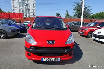  Voir détails -Peugeot 1007 1.4 TRENDY à Villefranche-sur-Sane (69)