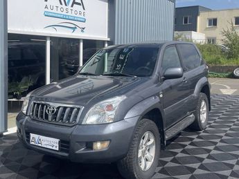  Voir détails -Toyota Land Cruiser IX 173 D-4D VXE BVA 3p 2007 à Gouesnou (29)