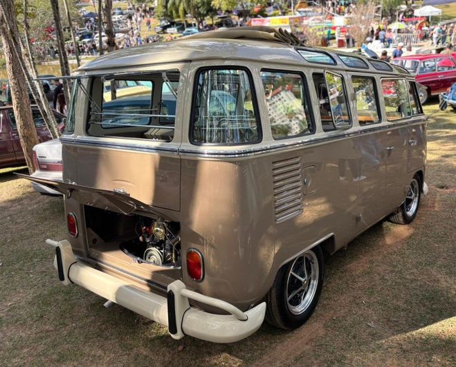 Volkswagen Combi T1 Replica Samba 23 Fentres beige de 1972