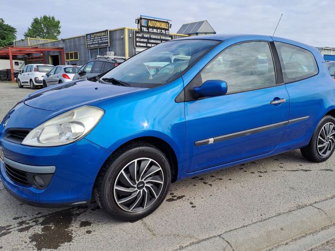 Renault Clio III 1.4 i 98 cv BLEU de 2006