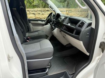  Voir détails -Volkswagen Transporter 2.0 TDI 102 - SUPERBE ETAT - à Six-Fours-les-Plages (83)