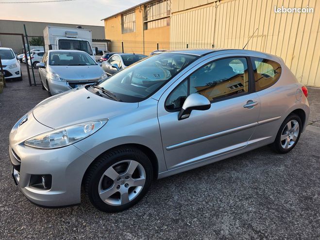Peugeot 207 1.6l 120ch Urban Move Gris de 2009