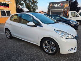  Voir détails -Peugeot 208 1.6l 120ch Allure à Duppigheim (67)