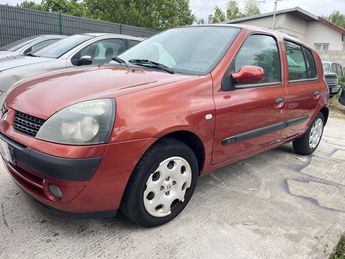  Voir détails -Renault Clio II (B/C65) 1.2 16v 75ch Pack Clim 5p à Corbeil-Essonnes (91)